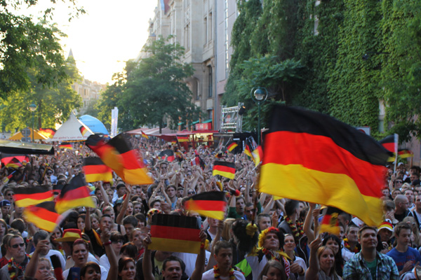 Deutschland nach 4:2-Sieg gegen Griechenland im EM-Halbfinale