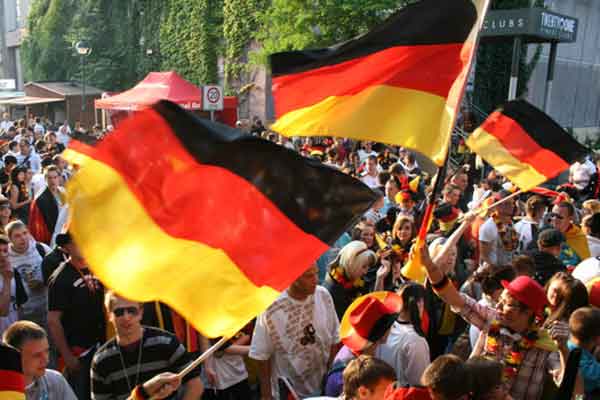 Deutschland siegt bei der Fußball-EM gegen die Niederlande mit 2:1