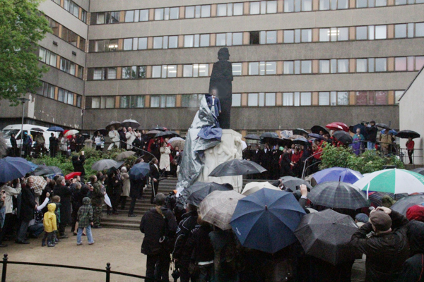 Leipzigs OBM Jung enthüllt Wagner-Denkmal