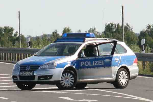 Zwei Polizeibeamte auf dem Weg zum Fußball nach Leipzig bei Verkehrsunfall tödlich verunglückt