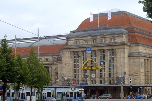 InterConnex mit Schienenersatzverkehr in Leipzig