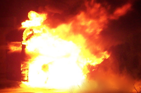 Kurzschluss verursachte Brand im Linienbus (Brennender Bus)