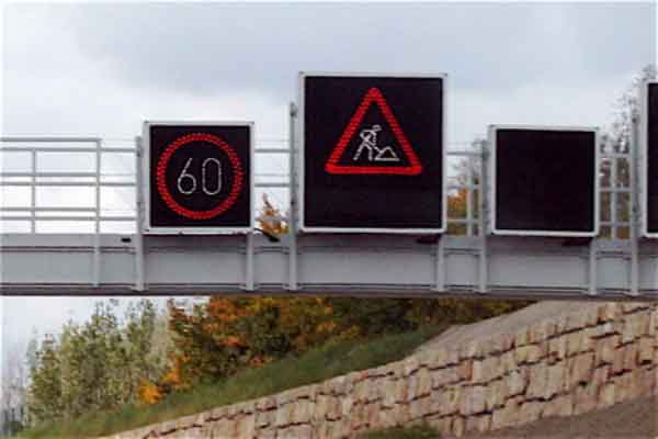 Neue Verkehrssignalanlage auf der A14 für mehr Verkehrssicherheit