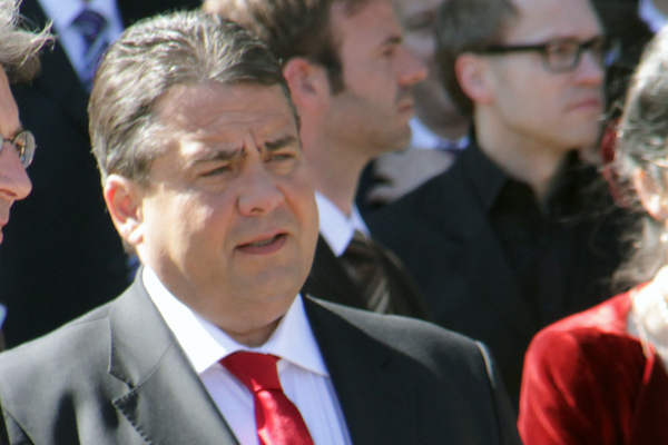 Sigmar Gabriel als SPD-Vorsitzender bestätigt