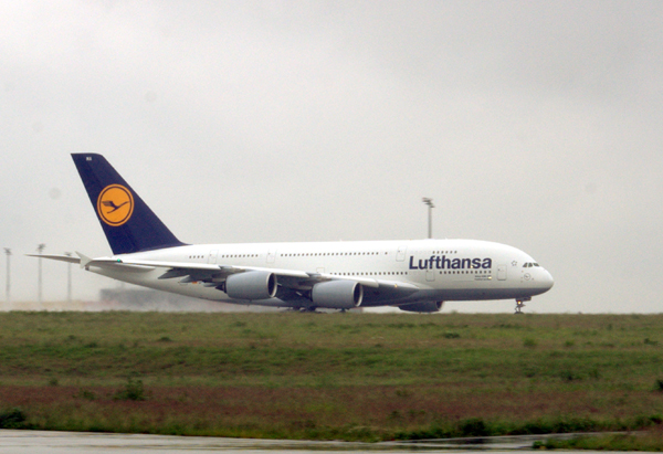 Lufthansa-Flugzeuge könnten wegen eines Streiks der Piloten bald am Boden bleiben