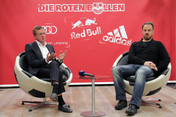 Sportdirektor Ralf Rangnick (links) und Trainer Alexander Zorniger arbeiten zielstrebig am Aufstieg in die Bundesliga
