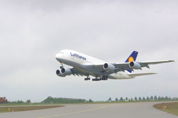 Lufthansa-Piloten streiken auch am Samstag