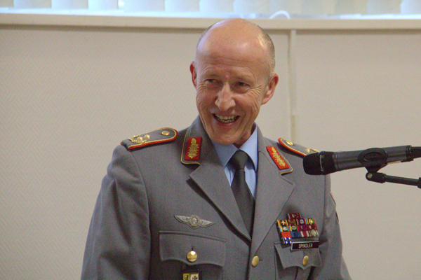 Wurde 2017 aufgrund von Vorwürfen über Missstände in der Bundeswehr vorzeitig seines Kommandos enthoben: Generalmajor Spindler