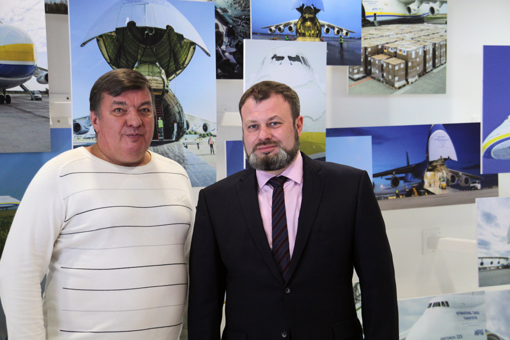Träumen von der zweiten AN-225 Mrija: Mrija-Chefpilot Dmytro Antonov (links) und Firmenchef Gavrylov