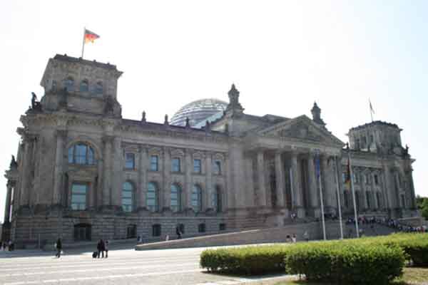 Euro-Rettungspaket von Bundestag und Bundesrat gebilligt